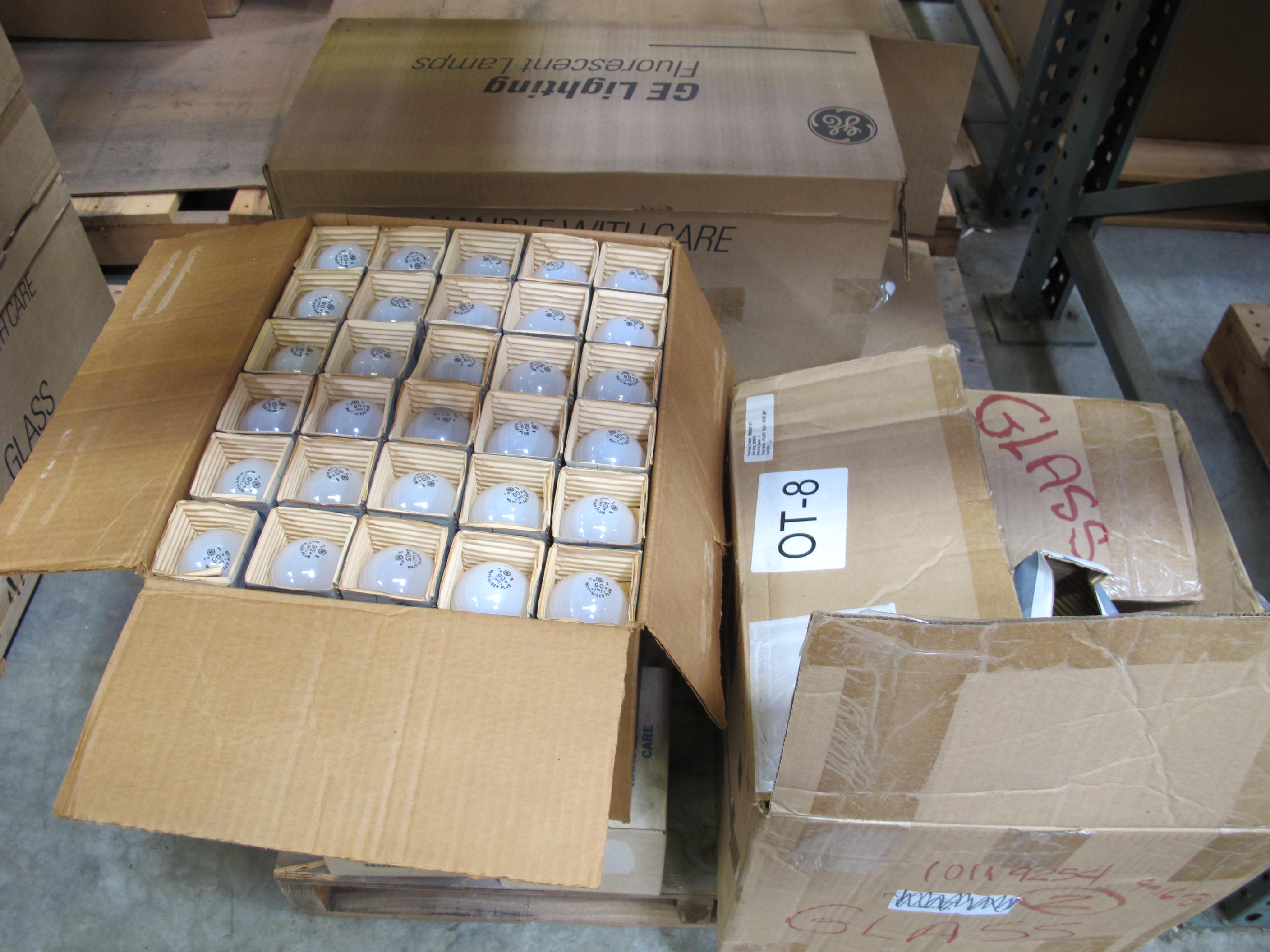 LOT TO INCLUDE: MISC. GE AND PHILLIPS FLUORESCENT LIGHTING FIXTURES, LIGHT BULBS, PROJECTION LAMPS, AND 120 V BALLASTS. LOADING & HANDLING FEE $15-4227